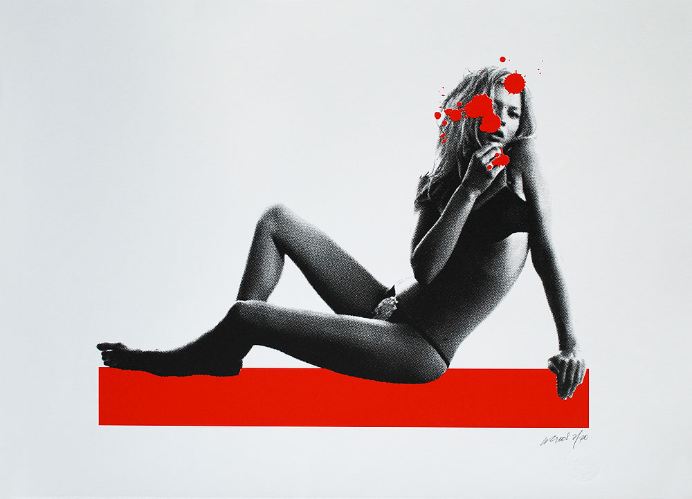 WR_Kate_Moss_sitting_1000